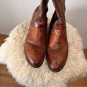 J CHISHOLM All Leather Western Cowboy Boots. Google lens identified as armadillo